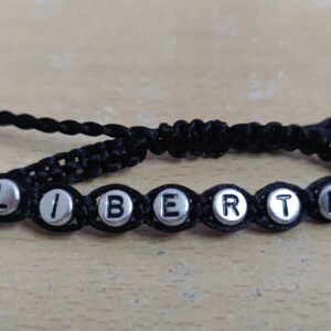 Bracelet tressé personnalisé lettres argentées/noires