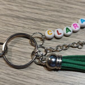 Porte-clé personnalisé lettres blanches-multicolores avec mousqueton