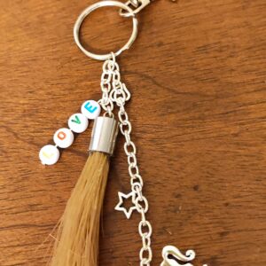 Porte-clés ou Bijoux de sac en crins de VOTRE cheval personnalisé