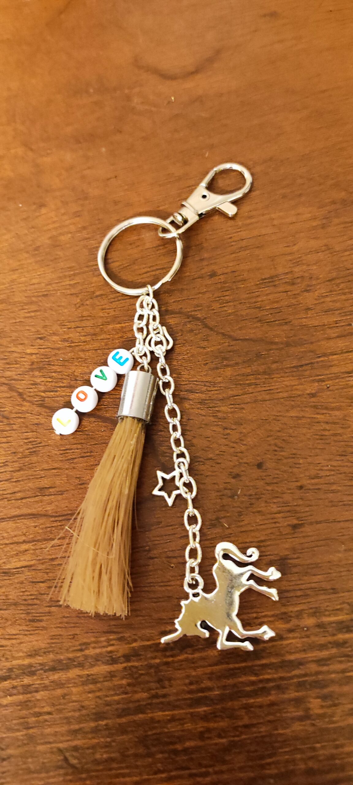 Porte-clés ou Bijoux de sac en crins de VOTRE cheval personnalisé